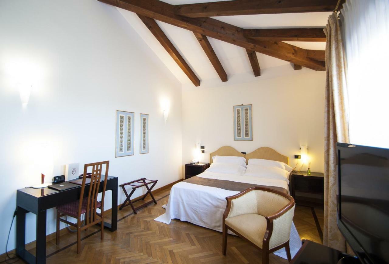 Rocca Conference & Restaurant 4*