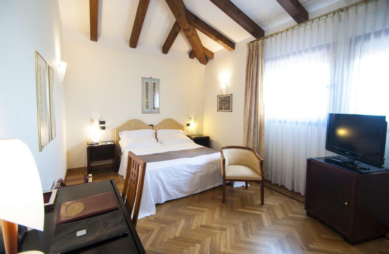 Hotel Rocca Conference & Restaurant 4*