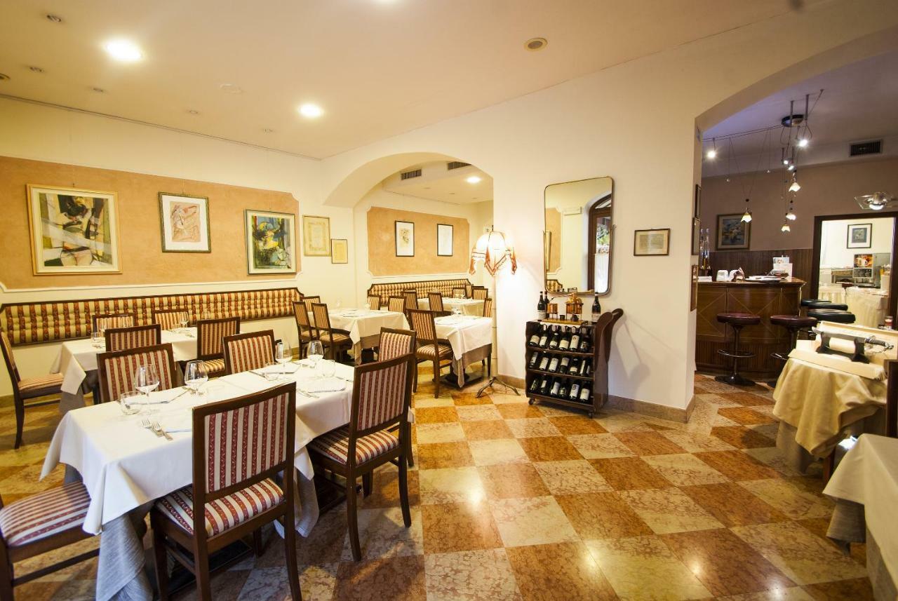 Rocca Conference & Restaurant Hotel