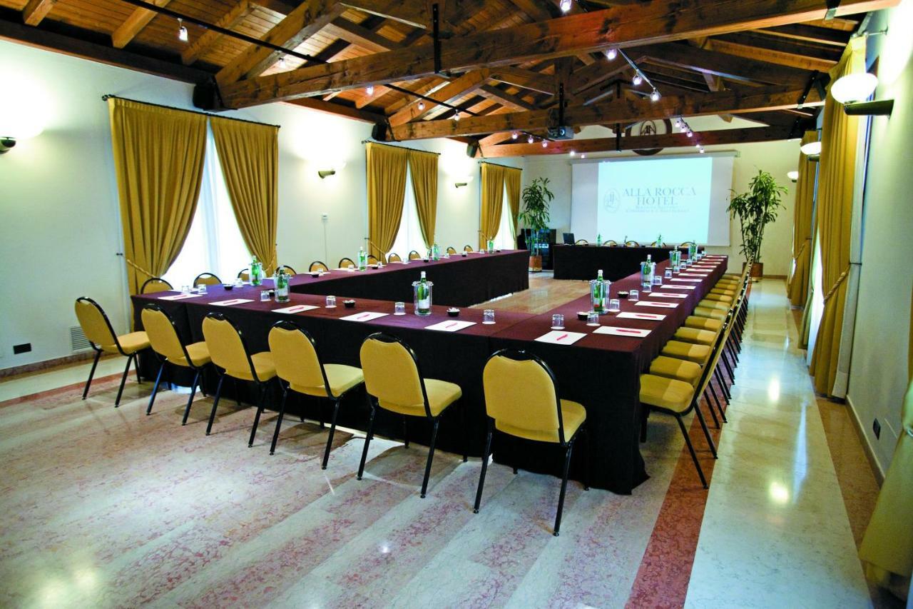 Hotel Rocca Conference & Restaurant 4*